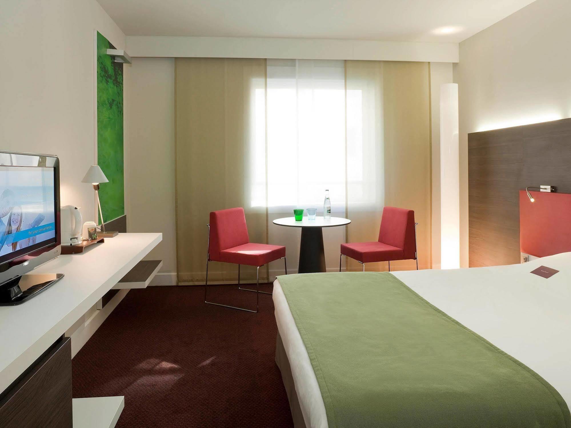Mercure Paris La Defense Grande Arche Нантерр Екстер'єр фото